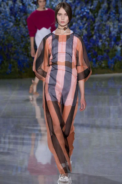Look 45